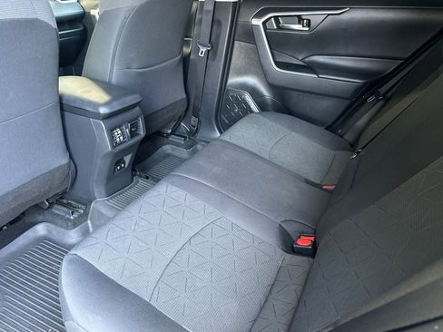 Certified 2021 Toyota RAV4 XLE FWD image 11