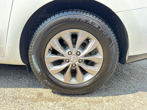 Used 2019 Kia Sedona L FWD image 84