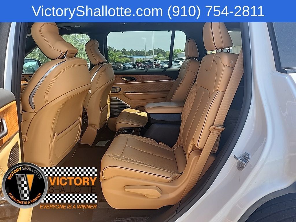 Used 2025 Jeep Grand Cherokee L Summit AWD/4WD image 26