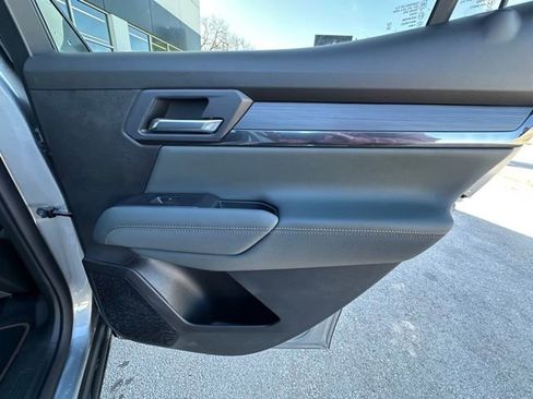 New 2026 GMC Terrain AT4 w/ Convenience Package III image 25