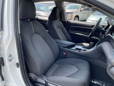 Used 2022 Toyota Camry LE w/ Convenience Package FWD image 20