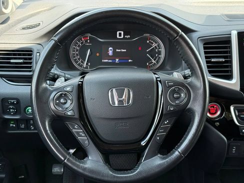 Used 2016 Honda Pilot Touring image 22