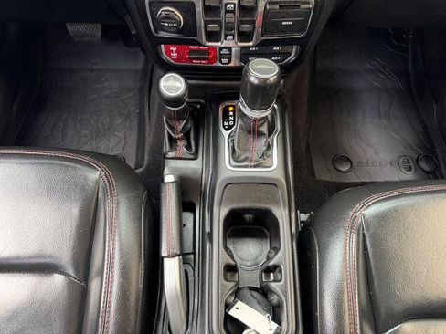 Used 2021 Jeep Gladiator Rubicon w/ Dual Top Group AWD/4WD image 11