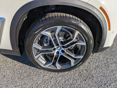 New 2026 BMW X5 sDrive40i w/ Executive Package image 11