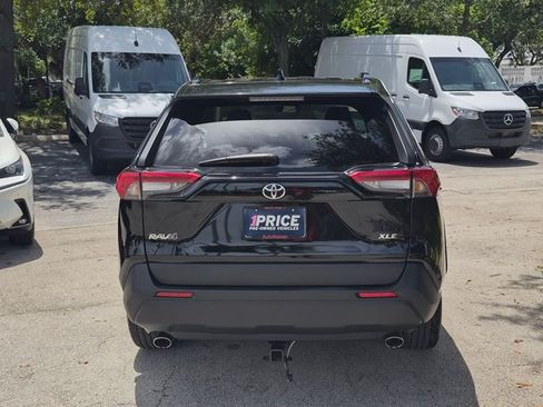 Used 2022 Toyota RAV4 XLE Premium FWD image 7