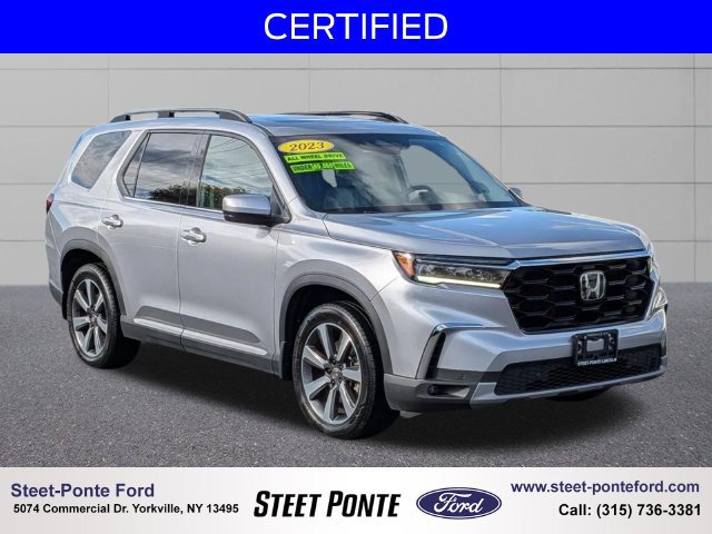 Used 2023 Honda Pilot Touring image 1