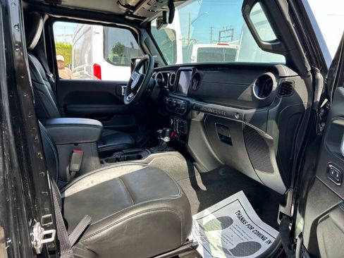 Used 2023 Jeep Wrangler Unlimited Rubicon 4xe AWD/4WD image 9