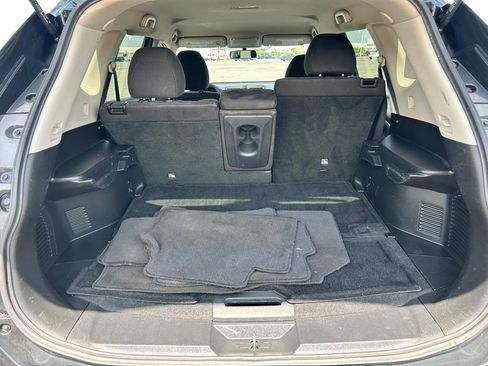 Used 2015 Nissan Rogue SV AWD/4WD image 29