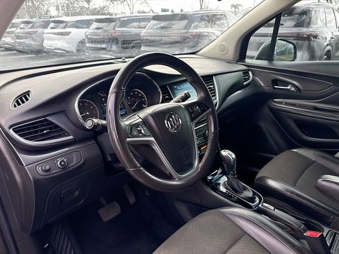 Used 2021 Buick Encore Preferred image 10