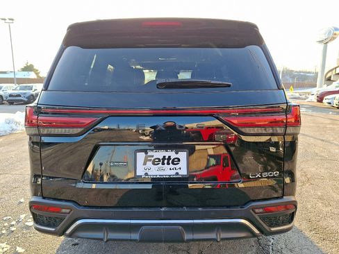 Used 2022 Lexus LX 600 F Sport image 5