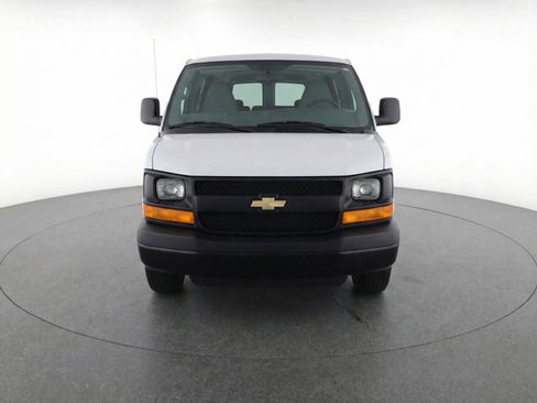 Used 2025 Chevrolet Express 3500 LT w/ LT Preferred Equipment Group RWD image 2
