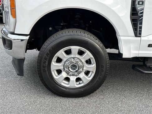 Certified 2023 Ford F250 XLT image 11