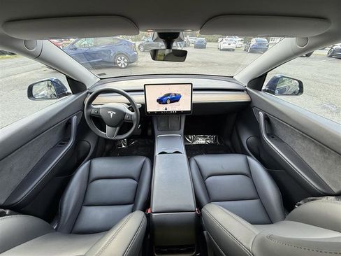 Used 2023 Tesla Model Y Long Range image 13