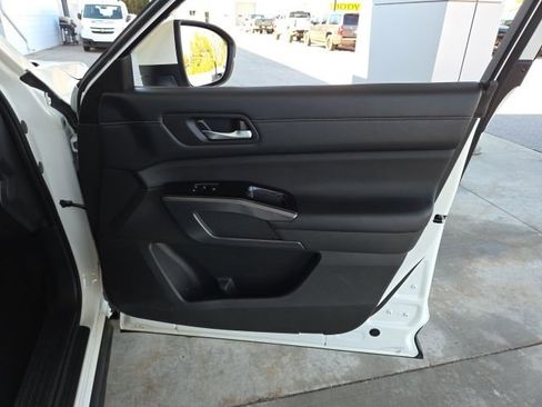 Used 2023 Nissan Pathfinder SL image 53