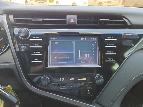 Used 2019 Toyota Camry SE image 19