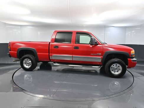 Used 2005 GMC Sierra 2500 SLT w/ Heavy-Duty Power Package image 3