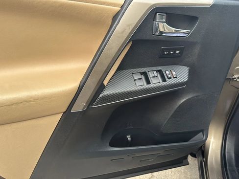 Used 2013 Toyota RAV4 Limited FWD image 31