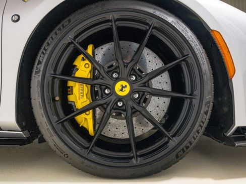 Used 2021 Ferrari F8 Tributo image 22