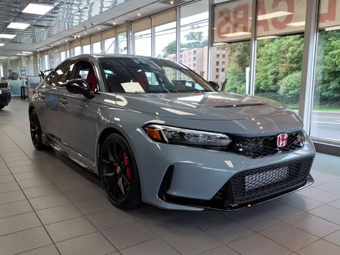Used 2026 Honda Civic Type R image 3