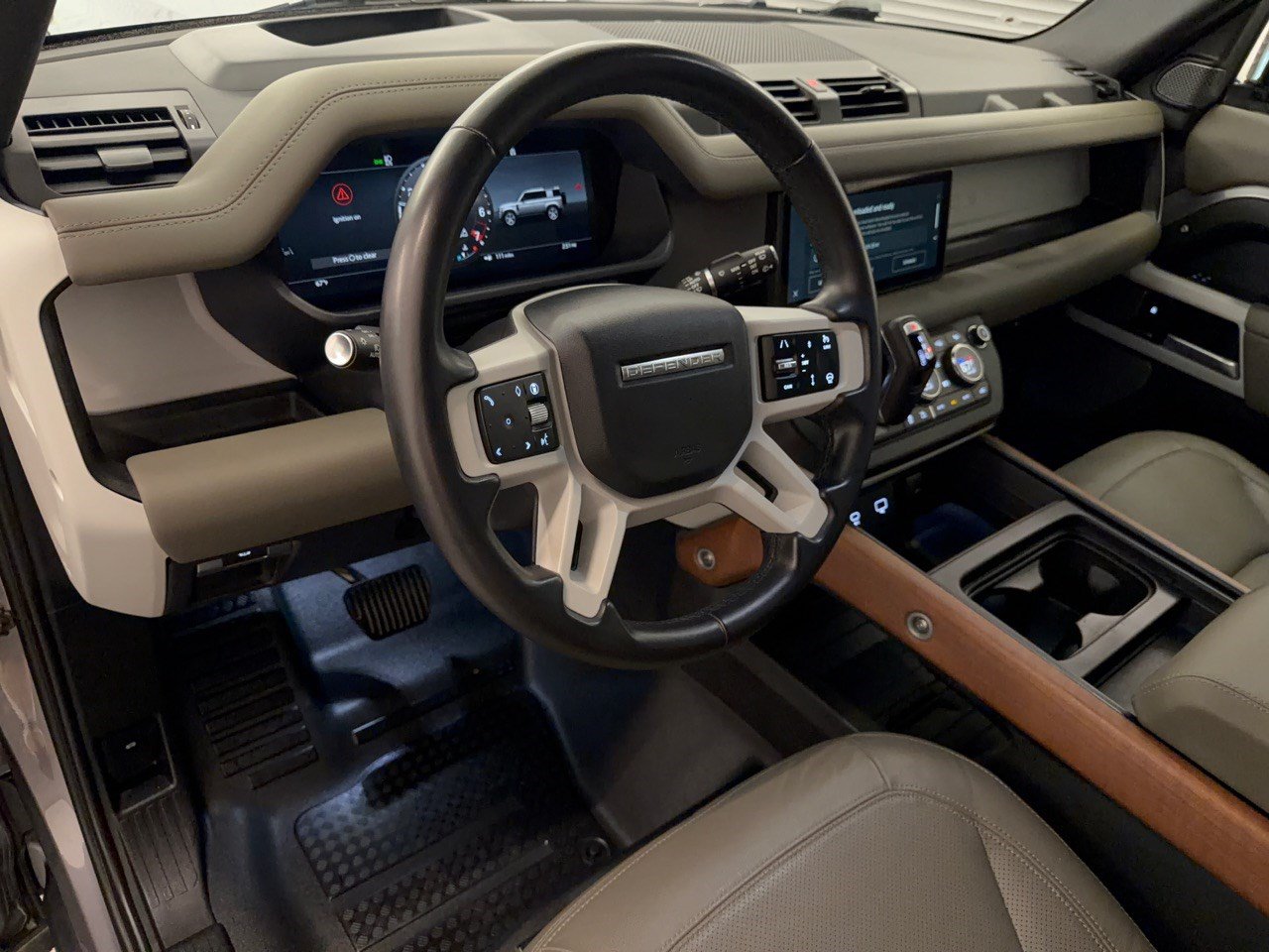 Used 2024 Land Rover Defender 110 S AWD/4WD image 4