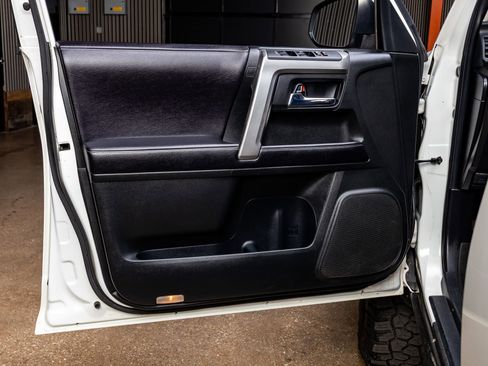 Used 2017 Toyota 4Runner TRD Off-Road Premium image 34