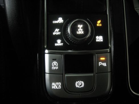 Certified 2023 Kia Telluride LX image 15