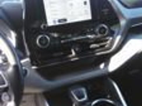 Used 2023 Toyota Highlander LE image 8