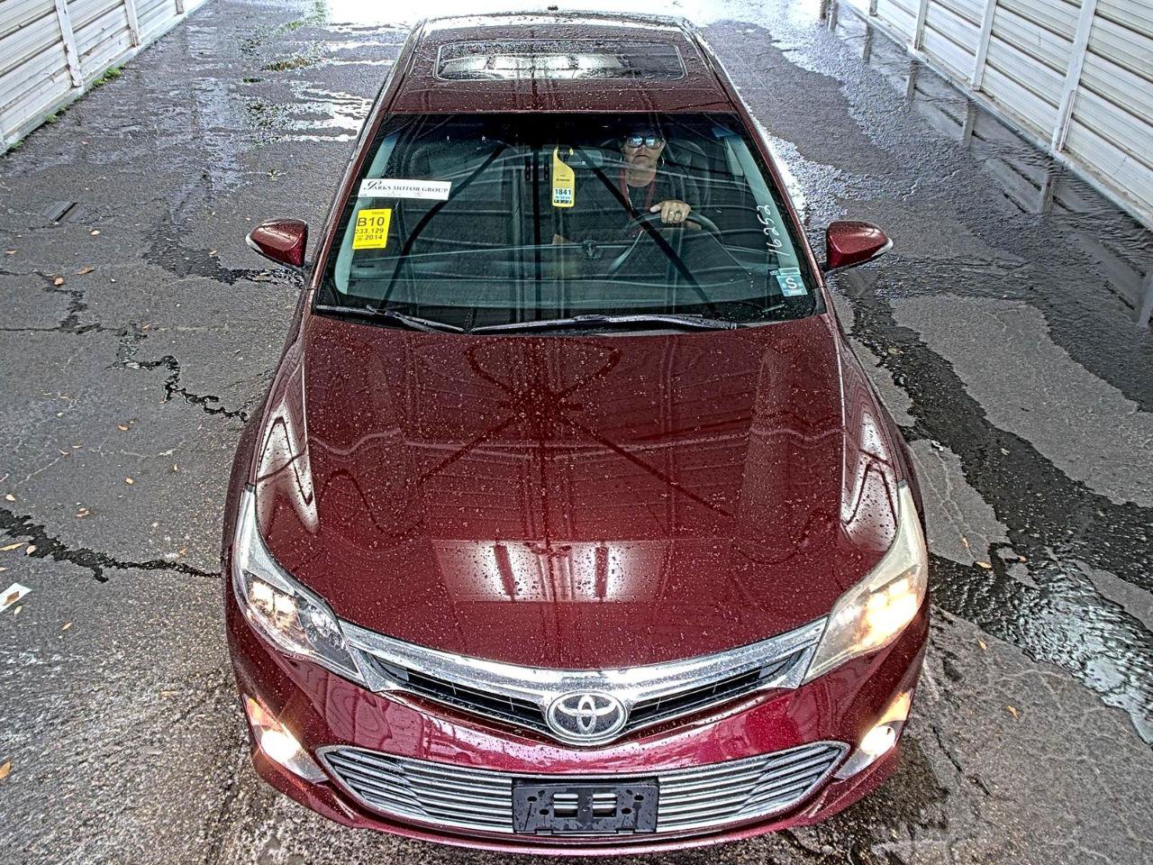 Used 2014 Toyota Avalon XLE Touring FWD image 2