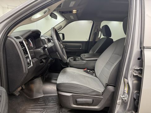 Used 2021 RAM 1500 Classic SLT image 15