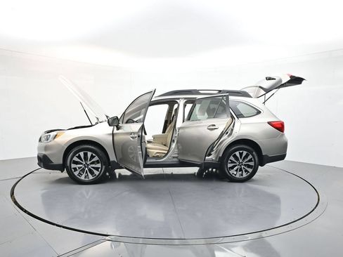 Used 2017 Subaru Outback 3.6R Limited AWD/4WD image 35
