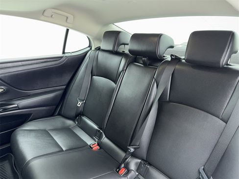 Used 2023 Lexus ES 350 w/ Premium Package image 34