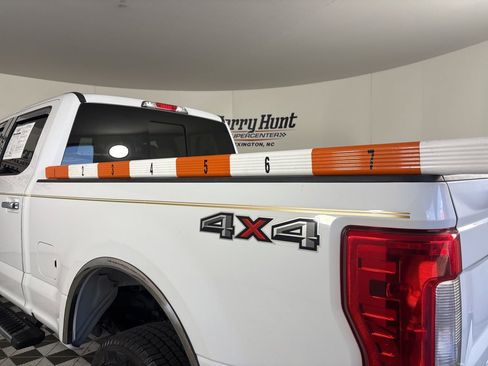 Used 2019 Ford F250 Lariat w/ Lariat Value Package image 7