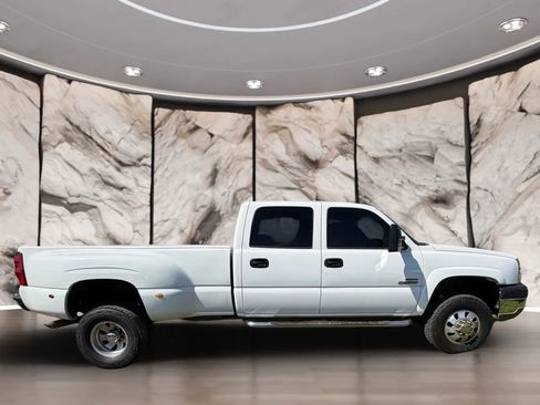 Used 2004 Chevrolet Silverado 3500 LS w/ Heavy-Duty Power Package image 4