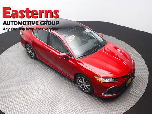 Used 2023 Toyota Camry XLE w/ Navigation Package FWD image 3