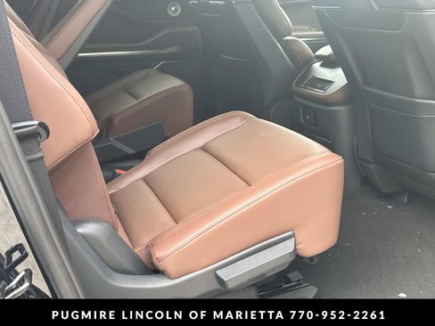 New 2026 Lincoln Navigator L Reserve AWD/4WD image 33