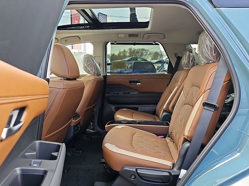New 2026 Nissan Pathfinder Platinum AWD/4WD image 6