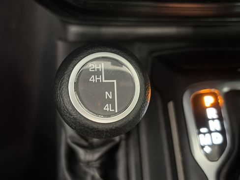Used 2022 Jeep Wrangler Unlimited Sport AWD/4WD image 27