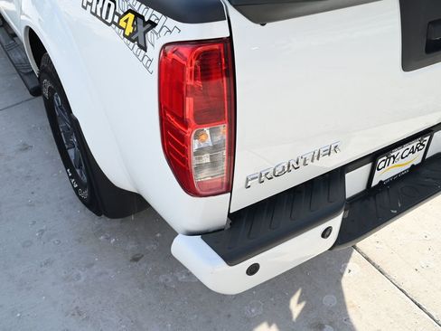 Used 2019 Nissan Frontier PRO-4X image 13