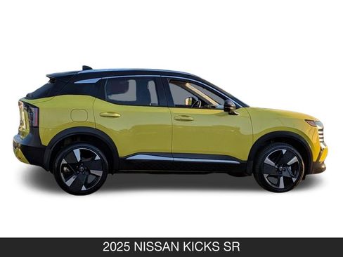 Certified 2025 Nissan Kicks SR FWD image 6