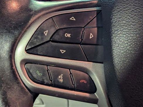 Used 2019 Jeep Cherokee Limited w/ Technology Group image 10