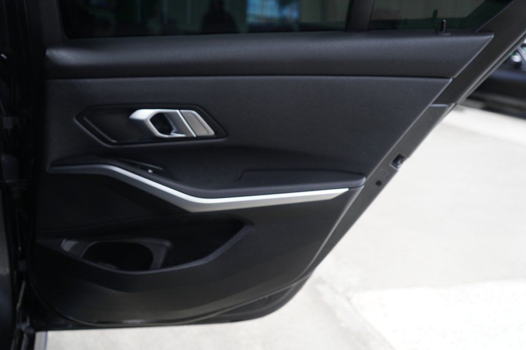 Used 2020 BMW M340i RWD image 24