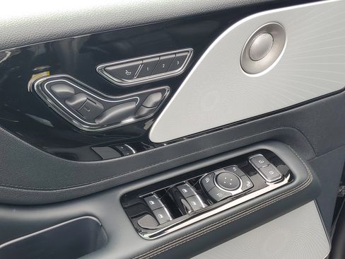 New 2026 Lincoln Aviator Reserve AWD/4WD image 9