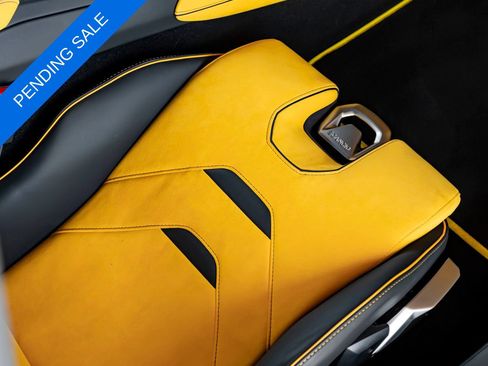 Used 2022 Lamborghini Huracan EVO RWD image 26