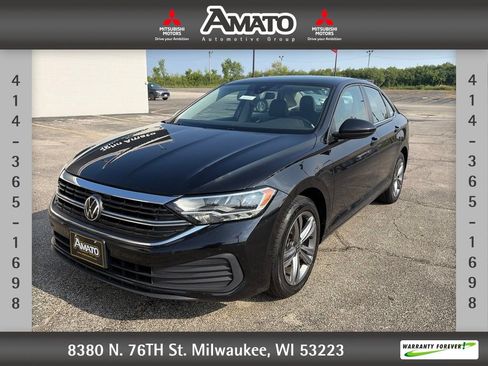 Used 2024 Volkswagen Jetta SE FWD image 1