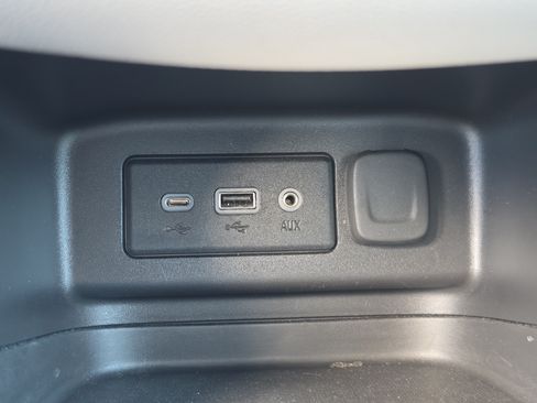 Used 2024 Chevrolet Equinox LT FWD image 29