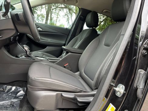 Used 2025 Buick Encore GX Preferred FWD image 25