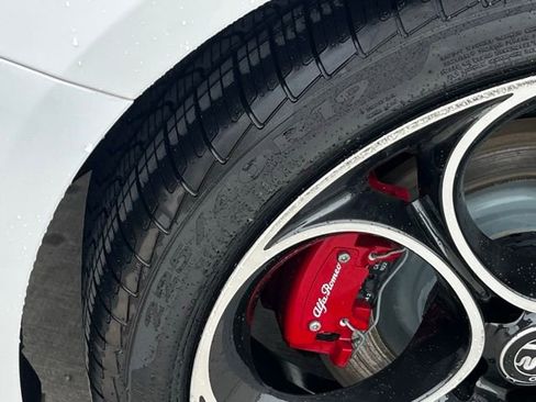 Used 2022 Alfa Romeo Giulia Veloce image 8