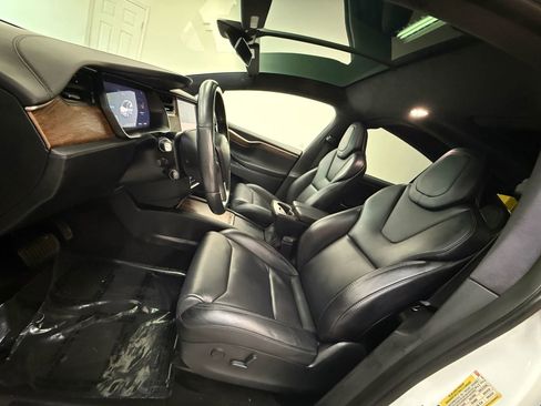 Used 2018 Tesla Model X 100D image 17