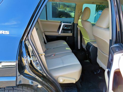 Used 2016 Toyota 4Runner Limited image 18