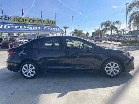 Used 2020 Toyota Corolla LE image 9